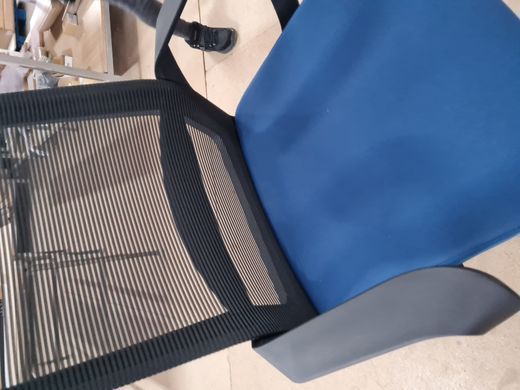Офісне крісло IRON Intarsio Синій жива фотографія