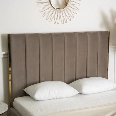 Кровать двуспальная бархатная MEBEL ELITE EMILIO Velvet 160x200 см Бежевый реальная фотография